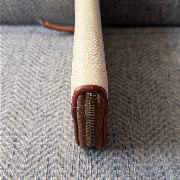 Dooney & Bourke City Zip Around Wallet Clutch - Picture 10 of 16